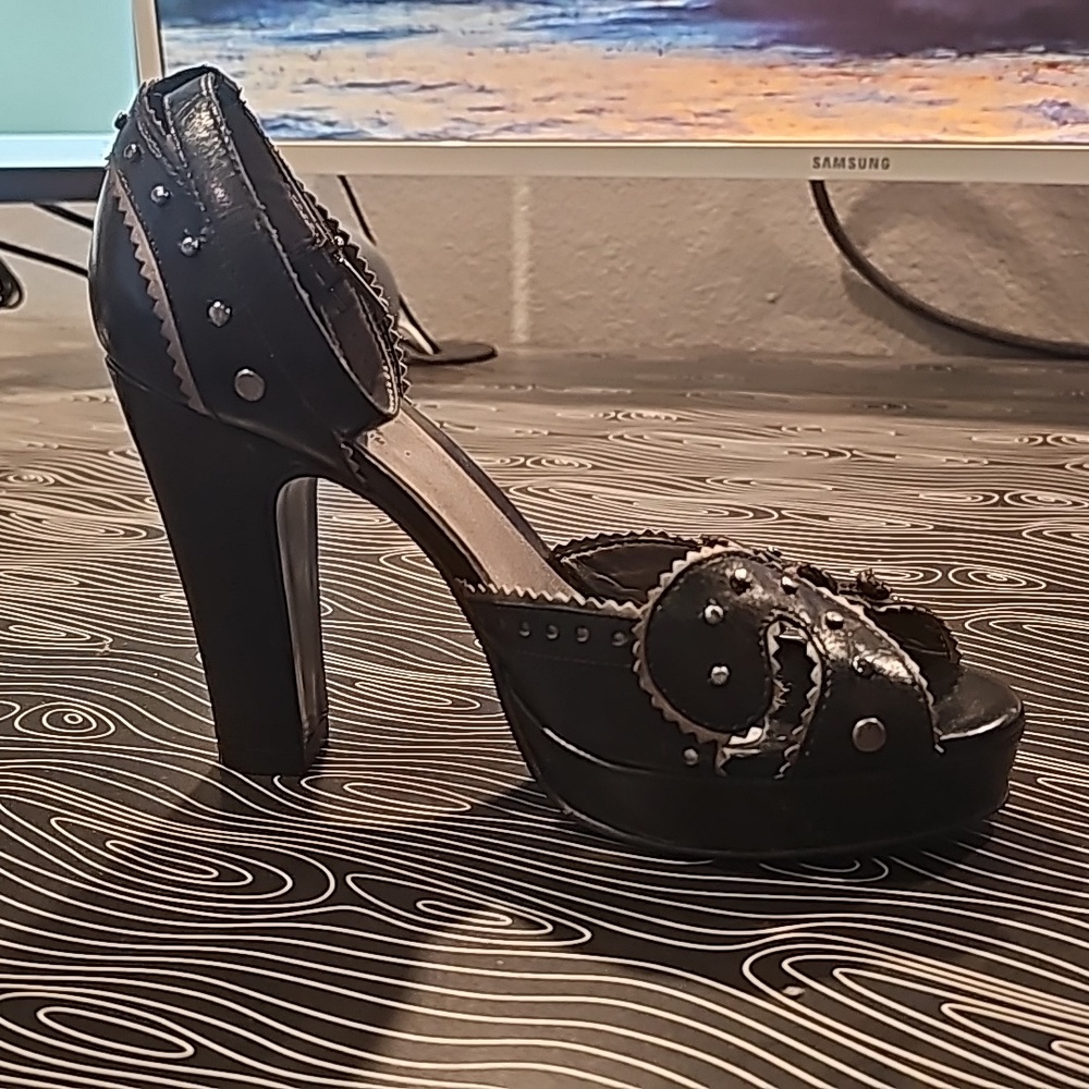 6.5 Carlos Santana Genuine leather heels - Picture 3 of 4